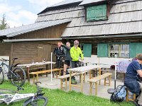 unsere erste Hüttenrast vor dem Dreiländereck : 1.Tag, MTB, Transslovenia 2014