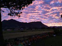 auch heute wird wieder gegrillt im Abendlicht